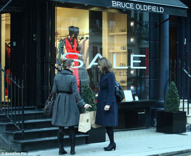 carole pippa middleton bruce oldfield dress designer