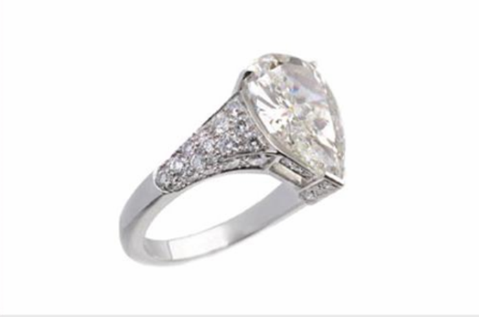 resize-royal-engagement-ring.png